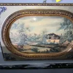 LOTE 107 - 01 PAISAGEM COM VIDRO BOMBE. (NO ESTADO)