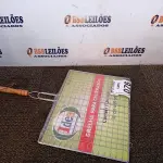 LOTE 076 - 01 GRELHA PARA CHURRASCO 39X29CM. (NO ESTADO) ATENÇÃO! FAZER A VISITAÇÃO ANTES DE ARREMATAR, NÃO SABEMOS SE FUNCIONA. LEILÃO NÃO TEM GARANTIA E NEM DEVOLUÇÃO, SUJEITO A POSSÍVEIS AVARIAS VISÍVEIS/OCULTAS E/OU AUSÊNCIA DE COMPONENTES.