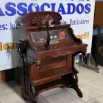 LOTE 001 - 01GRAHAM BELL.TELEFONE ORIGINAL, FABRICADO POR WESTERN ELETRIC CO , CHICAGO USA EM 1884. (NO ESTADO)