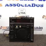 LOTE 020 - 01 CDJ PIONEER MODELO 700S 110V. (NO ESTADO) ATENÇÃO! FAZER A VISITAÇÃO ANTES DE ARREMATAR, NÃO SABEMOS SE FUNCIONA. LEILÃO NÃO TEM GARANTIA E NEM DEVOLUÇÃO, SUJEITO A POSSÍVEIS AVARIAS VISÍVEIS/OCULTAS E/OU AUSÊNCIA DE COMPONENTES.