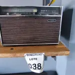 LOTE 038 - 01 RÁDIO TRANSGLOBE. (NO ESTADO)
