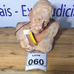 LOTE 060 - 01 MULHER IDOSA DE BARRO ALTAIR ALVES. (NO ESTADO)