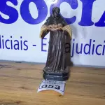 LOTE 053 - 01  IMAGEM DE SANTO SÉCULO XIX MADEIRA. (NO ESTADO)