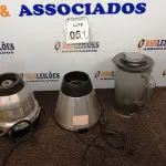 LOTE 051 - 02 BASES PARA LIQUIDIFICADORES E 01 COPO MARCAS E MODELOS DIVERSOS. (NO ESTADO) ATENÇÃO! FAZER A VISITAÇÃO ANTES DE ARREMATAR, NÃO SABEMOS SE FUNCIONA. LEILÃO NÃO TEM GARANTIA E NEM DEVOLUÇÃO, SUJEITO A POSSÍVEIS AVARIAS VISÍVEIS/OCULTAS E/OU AUSÊNCIA DE COMPONENTES.