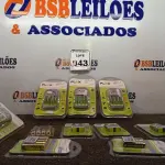 LOTE 043 - 04 CARREGADORES PARA PILHAS E BATERIAS E 06 PILHAS DIVERSAS. (NO ESTADO) ATENÇÃO! FAZER A VISITAÇÃO ANTES DE ARREMATAR, NÃO SABEMOS SE FUNCIONA. LEILÃO NÃO TEM GARANTIA E NEM DEVOLUÇÃO, SUJEITO A POSSÍVEIS AVARIAS VISÍVEIS/OCULTAS E/OU AUSÊNCIA DE COMPONENTES.