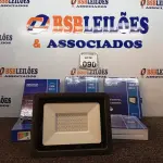 LOTE 090 - 05 REFLETORES LED AMBIENTE EXTERNO100W. (NO ESTADO) ATENÇÃO! FAZER A VISITAÇÃO ANTES DE ARREMATAR, NÃO SABEMOS SE FUNCIONA. LEILÃO NÃO TEM GARANTIA E NEM DEVOLUÇÃO, SUJEITO A POSSÍVEIS AVARIAS VISÍVEIS/OCULTAS E/OU AUSÊNCIA DE COMPONENTES.