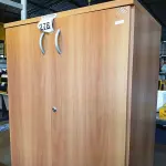 LOTE 278 - 01 ARMÁRIO PARA ESCRITÓRIO 02 PORTAS. (NO ESTADO) ATENÇÃO! FAZER A VISITAÇÃO ANTES DE ARREMATAR, NÃO SABEMOS SE FUNCIONA. LEILÃO NÃO TEM GARANTIA E NEM DEVOLUÇÃO, SUJEITO A POSSÍVEIS AVARIAS VISÍVEIS/OCULTAS E/OU AUSÊNCIA DE COMPONENTES.