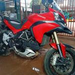 LOTE 009 - 01 MOTO DUCATI/MTS 1200; COR VERMELHA; ANO 2015. (TODOS DOCUMENTOS 2024 PAGOS)