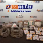 LOTE 325 - 01 LOTE COM MATERIAIS DIVERSOS. (NO ESTADO) ATENÇÃO! FAZER A VISITAÇÃO ANTES DE ARREMATAR, NÃO SABEMOS SE FUNCIONA. LEILÃO NÃO TEM GARANTIA E NEM DEVOLUÇÃO, SUJEITO A POSSÍVEIS AVARIAS VISÍVEIS/OCULTAS E/OU AUSÊNCIA DE COMPONENTES.