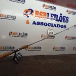 LOTE 394 - 01 VARA DE PESCA E 01 MOLINETE SHIMANO. (NO ESTADO) ATENÇÃO! FAZER A VISITAÇÃO ANTES DE ARREMATAR, NÃO SABEMOS SE FUNCIONA. LEILÃO NÃO TEM GARANTIA E NEM DEVOLUÇÃO, SUJEITO A POSSÍVEIS AVARIAS VISÍVEIS/OCULTAS E/OU AUSÊNCIA DE COMPONENTES.
