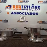 LOTE 395 - 02 PANELAS DE PRESSÃO. (NO ESTADO) ATENÇÃO! FAZER A VISITAÇÃO ANTES DE ARREMATAR, NÃO SABEMOS SE FUNCIONA. LEILÃO NÃO TEM GARANTIA E NEM DEVOLUÇÃO, SUJEITO A POSSÍVEIS AVARIAS VISÍVEIS/OCULTAS E/OU AUSÊNCIA DE COMPONENTES.