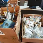 LOTE 223 - 01 LOTE COM GRANDE QUANTIDADE DE MATERIAIS ELÉTRICOS. (NO ESTADO) ATENÇÃO! FAZER A VISITAÇÃO ANTES DE ARREMATAR, NÃO SABEMOS SE FUNCIONA. LEILÃO NÃO TEM GARANTIA E NEM DEVOLUÇÃO, SUJEITO A POSSÍVEIS AVARIAS VISÍVEIS/OCULTAS E/OU AUSÊNCIA DE COMPONENTES.