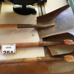 LOTE 251 - 03 PÁS DIVERSAS. (NO ESTADO) ATENÇÃO! FAZER A VISITAÇÃO ANTES DE ARREMATAR, NÃO SABEMOS SE FUNCIONA. LEILÃO NÃO TEM GARANTIA E NEM DEVOLUÇÃO, SUJEITO A POSSÍVEIS AVARIAS VISÍVEIS/OCULTAS E/OU AUSÊNCIA DE COMPONENTES.
