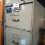 LOTE 292 - 01 ARQUIVO DE AÇO 04 GAVETAS. (NO ESTADO) ATENÇÃO! FAZER A VISITAÇÃO ANTES DE ARREMATAR, NÃO SABEMOS SE FUNCIONA. LEILÃO NÃO TEM GARANTIA E NEM DEVOLUÇÃO, SUJEITO A POSSÍVEIS AVARIAS VISÍVEIS/OCULTAS E/OU AUSÊNCIA DE COMPONENTES.