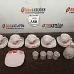 LOTE 380 - 01 JOGO DE 05 XICARAS COM PIRES E 01 KIT DE SAQUE. (NO ESTADO) ATENÇÃO! FAZER A VISITAÇÃO ANTES DE ARREMATAR, NÃO SABEMOS SE FUNCIONA. LEILÃO NÃO TEM GARANTIA E NEM DEVOLUÇÃO, SUJEITO A POSSÍVEIS AVARIAS VISÍVEIS/OCULTAS E/OU AUSÊNCIA DE COMPONENTES.