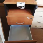 LOTE 297 - 0 GAVETEIRO COM 03 GAVETAS CADA. (NO ESTADO) ATENÇÃO! FAZER A VISITAÇÃO ANTES DE ARREMATAR, NÃO SABEMOS SE FUNCIONA. LEILÃO NÃO TEM GARANTIA E NEM DEVOLUÇÃO, SUJEITO A POSSÍVEIS AVARIAS VISÍVEIS/OCULTAS E/OU AUSÊNCIA DE COMPONENTES.