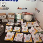 LOTE 325 - 01 LOTE COM MATERIAIS DIVERSOS. (NO ESTADO) ATENÇÃO! FAZER A VISITAÇÃO ANTES DE ARREMATAR, NÃO SABEMOS SE FUNCIONA. LEILÃO NÃO TEM GARANTIA E NEM DEVOLUÇÃO, SUJEITO A POSSÍVEIS AVARIAS VISÍVEIS/OCULTAS E/OU AUSÊNCIA DE COMPONENTES.