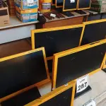 LOTE 287 - 06 MONITORES LCD MARCA CCE P/RETIRADA DE PEÇAS. (NO ESTADO) ATENÇÃO! FAZER A VISITAÇÃO ANTES DE ARREMATAR, NÃO SABEMOS SE FUNCIONA. LEILÃO NÃO TEM GARANTIA E NEM DEVOLUÇÃO, SUJEITO A POSSÍVEIS AVARIAS VISÍVEIS/OCULTAS E/OU AUSÊNCIA DE COMPONENTES.