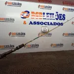 LOTE 397 - 01 VARA DE PESCA S/MOLINETE. (NO ESTADO) ATENÇÃO! FAZER A VISITAÇÃO ANTES DE ARREMATAR, NÃO SABEMOS SE FUNCIONA. LEILÃO NÃO TEM GARANTIA E NEM DEVOLUÇÃO, SUJEITO A POSSÍVEIS AVARIAS VISÍVEIS/OCULTAS E/OU AUSÊNCIA DE COMPONENTES.