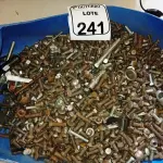 LOTE 241 - 01 LOTE COM DIVERSOS PARAFUSOS, PORCAS E MATERIAIS DIVERSOS. (NO ESTADO) ATENÇÃO! FAZER A VISITAÇÃO ANTES DE ARREMATAR, NÃO SABEMOS SE FUNCIONA. LEILÃO NÃO TEM GARANTIA E NEM DEVOLUÇÃO, SUJEITO A POSSÍVEIS AVARIAS VISÍVEIS/OCULTAS E/OU AUSÊNCIA DE COMPONENTES.