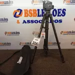 LOTE 306 - 01 TRIPÉ PARA CÂMERA MARCA TOMATE MTG-3016. (NO ESTADO) ATENÇÃO! FAZER A VISITAÇÃO ANTES DE ARREMATAR, NÃO SABEMOS SE FUNCIONA. LEILÃO NÃO TEM GARANTIA E NEM DEVOLUÇÃO, SUJEITO A POSSÍVEIS AVARIAS VISÍVEIS/OCULTAS E/OU AUSÊNCIA DE COMPONENTES.