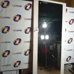 LOTE 421 - 01 PORTA PIVOTANTE C/ ESPELHO 2,16X89CM. (NO ESTADO) ATENÇÃO! FAZER A VISITAÇÃO ANTES DE ARREMATAR, NÃO SABEMOS SE FUNCIONA. LEILÃO NÃO TEM GARANTIA E NEM DEVOLUÇÃO, SUJEITO A POSSÍVEIS AVARIAS VISÍVEIS/OCULTAS E/OU AUSÊNCIA DE COMPONENTES.
