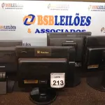 LOTE 213 - 04 MONITORES LCD MARCAS E MODELOS DIVERSOS. (NO ESTADO) ATENÇÃO! FAZER A VISITAÇÃO ANTES DE ARREMATAR, NÃO SABEMOS SE FUNCIONA. LEILÃO NÃO TEM GARANTIA E NEM DEVOLUÇÃO, SUJEITO A POSSÍVEIS AVARIAS VISÍVEIS/OCULTAS E/OU AUSÊNCIA DE COMPONENTES.