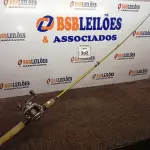 LOTE 382 - 01 VARA DE PESCA E 01 CARRETILHA MARURI TNT10 LH LADO ESQUERDO. (NO ESTADO) ATENÇÃO! FAZER A VISITAÇÃO ANTES DE ARREMATAR, NÃO SABEMOS SE FUNCIONA. LEILÃO NÃO TEM GARANTIA E NEM DEVOLUÇÃO, SUJEITO A POSSÍVEIS AVARIAS VISÍVEIS/OCULTAS E/OU AUSÊNCIA DE COMPONENTES.