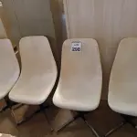 LOTE 298 - 04 CADEIRAS BASE DE FERRO C/ACENTO EM PLÁSTICO. (NO ESTADO) ATENÇÃO! FAZER A VISITAÇÃO ANTES DE ARREMATAR, NÃO SABEMOS SE FUNCIONA. LEILÃO NÃO TEM GARANTIA E NEM DEVOLUÇÃO, SUJEITO A POSSÍVEIS AVARIAS VISÍVEIS/OCULTAS E/OU AUSÊNCIA DE COMPONENTES.