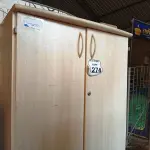 LOTE 274 - 01 ARMÁRIO PARA ESCRITÓRIO DE 02 PORTAS. (NO ESTADO) ATENÇÃO! FAZER A VISITAÇÃO ANTES DE ARREMATAR, NÃO SABEMOS SE FUNCIONA. LEILÃO NÃO TEM GARANTIA E NEM DEVOLUÇÃO, SUJEITO A POSSÍVEIS AVARIAS VISÍVEIS/OCULTAS E/OU AUSÊNCIA DE COMPONENTES.