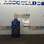 LOTE 381 - 01 WHISKY BALLANTINE´S FINEST 70CL. (NO ESTADO) ATENÇÃO! FAZER A VISITAÇÃO ANTES DE ARREMATAR, NÃO SABEMOS SE FUNCIONA. LEILÃO NÃO TEM GARANTIA E NEM DEVOLUÇÃO, SUJEITO A POSSÍVEIS AVARIAS VISÍVEIS/OCULTAS E/OU AUSÊNCIA DE COMPONENTES.