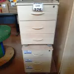 LOTE 275 - 02 GAVETEIROS COM 03 GAVETAS CADA. (NO ESTADO) ATENÇÃO! FAZER A VISITAÇÃO ANTES DE ARREMATAR, NÃO SABEMOS SE FUNCIONA. LEILÃO NÃO TEM GARANTIA E NEM DEVOLUÇÃO, SUJEITO A POSSÍVEIS AVARIAS VISÍVEIS/OCULTAS E/OU AUSÊNCIA DE COMPONENTES.