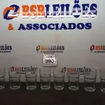 LOTE 390 - 08 COPOS DE VIDRO. (NO ESTADO) ATENÇÃO! FAZER A VISITAÇÃO ANTES DE ARREMATAR, NÃO SABEMOS SE FUNCIONA. LEILÃO NÃO TEM GARANTIA E NEM DEVOLUÇÃO, SUJEITO A POSSÍVEIS AVARIAS VISÍVEIS/OCULTAS E/OU AUSÊNCIA DE COMPONENTES.
