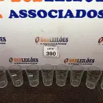 LOTE 390 - 08 COPOS DE VIDRO. (NO ESTADO) ATENÇÃO! FAZER A VISITAÇÃO ANTES DE ARREMATAR, NÃO SABEMOS SE FUNCIONA. LEILÃO NÃO TEM GARANTIA E NEM DEVOLUÇÃO, SUJEITO A POSSÍVEIS AVARIAS VISÍVEIS/OCULTAS E/OU AUSÊNCIA DE COMPONENTES.