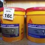 LOTE 165 - 02 BALDES DE IMPERSIKA LIQUIDO ADITIVO IMPERMEABILIZANTE E PLASTIFICANTE P REBOCO E ARGAMASSA DE 18L CADA. (NO ESTADO) ATENÇÃO! FAZER A VISITAÇÃO ANTES DE ARREMATAR, NÃO SABEMOS SE FUNCIONA. LEILÃO NÃO TEM GARANTIA E NEM DEVOLUÇÃO, SUJEITO A POSSÍVEIS AVARIAS VISÍVEIS/OCULTAS E/OU AUSÊNCIA DE COMPONENTES.