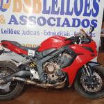 LOTE 008 - 01 MOTO HONDA/CBR 650R; COR VERMELHA; ANO 2022. (NO ESTADO) (TODOS DOCUMENTOS 2024 PAGOS)