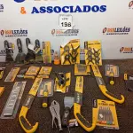 LOTE 198 - 01 LOTE COM DIVERSAS FERRAMENTAS. (NO ESTADO) ATENÇÃO! FAZER A VISITAÇÃO ANTES DE ARREMATAR, NÃO SABEMOS SE FUNCIONA. LEILÃO NÃO TEM GARANTIA E NEM DEVOLUÇÃO, SUJEITO A POSSÍVEIS AVARIAS VISÍVEIS/OCULTAS E/OU AUSÊNCIA DE COMPONENTES.
