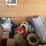 LOTE 238 - 01 LOTE COM DIVERSOS MATERIAIS PARA ESCRITÓRIO. (NO ESTADO) ATENÇÃO! FAZER A VISITAÇÃO ANTES DE ARREMATAR, NÃO SABEMOS SE FUNCIONA. LEILÃO NÃO TEM GARANTIA E NEM DEVOLUÇÃO, SUJEITO A POSSÍVEIS AVARIAS VISÍVEIS/OCULTAS E/OU AUSÊNCIA DE COMPONENTES.