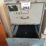 LOTE 292 - 01 ARQUIVO DE AÇO 04 GAVETAS. (NO ESTADO) ATENÇÃO! FAZER A VISITAÇÃO ANTES DE ARREMATAR, NÃO SABEMOS SE FUNCIONA. LEILÃO NÃO TEM GARANTIA E NEM DEVOLUÇÃO, SUJEITO A POSSÍVEIS AVARIAS VISÍVEIS/OCULTAS E/OU AUSÊNCIA DE COMPONENTES.