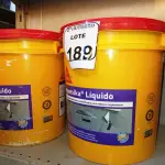 LOTE 189 - 02 BALDES DE IMPERSIKA LIQUIDO ADITIVO IMPERMEABILIZANTE E PLASTIFICANTE P REBOCO E ARGAMASSA DE 18L CADA. (NO ESTADO) ATENÇÃO! FAZER A VISITAÇÃO ANTES DE ARREMATAR, NÃO SABEMOS SE FUNCIONA. LEILÃO NÃO TEM GARANTIA E NEM DEVOLUÇÃO, SUJEITO A POSSÍVEIS AVARIAS VISÍVEIS/OCULTAS E/OU AUSÊNCIA DE COMPONENTES.
