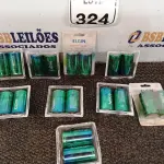 LOTE 324 - 18 PILHAS ELGIN D ALCALINA 1.5 V. (NO ESTADO) ATENÇÃO! FAZER A VISITAÇÃO ANTES DE ARREMATAR, NÃO SABEMOS SE FUNCIONA. LEILÃO NÃO TEM GARANTIA E NEM DEVOLUÇÃO, SUJEITO A POSSÍVEIS AVARIAS VISÍVEIS/OCULTAS E/OU AUSÊNCIA DE COMPONENTES.
