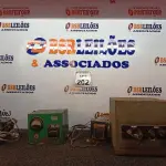 LOTE 202 - 04 TRANSFORMADORES MARCAS E MODELOS DIVERSOS. (NO ESTADO) ATENÇÃO! FAZER A VISITAÇÃO ANTES DE ARREMATAR, NÃO SABEMOS SE FUNCIONA. LEILÃO NÃO TEM GARANTIA E NEM DEVOLUÇÃO, SUJEITO A POSSÍVEIS AVARIAS VISÍVEIS/OCULTAS E/OU AUSÊNCIA DE COMPONENTES.