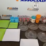 LOTE 371 - 01 LOTE C/DIVERSOS UTENSÍLIOS DE COZINHA. (NO ESTADO) ATENÇÃO! FAZER A VISITAÇÃO ANTES DE ARREMATAR, NÃO SABEMOS SE FUNCIONA. LEILÃO NÃO TEM GARANTIA E NEM DEVOLUÇÃO, SUJEITO A POSSÍVEIS AVARIAS VISÍVEIS/OCULTAS E/OU AUSÊNCIA DE COMPONENTES.