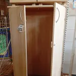 LOTE 272 - 01 ARMÁRIO PARA ESCRITÓRIO DE 02 PORTAS E 03 GAVETEIROS. (NO ESTADO) ATENÇÃO! FAZER A VISITAÇÃO ANTES DE ARREMATAR, NÃO SABEMOS SE FUNCIONA. LEILÃO NÃO TEM GARANTIA E NEM DEVOLUÇÃO, SUJEITO A POSSÍVEIS AVARIAS VISÍVEIS/OCULTAS E/OU AUSÊNCIA DE COMPONENTES.