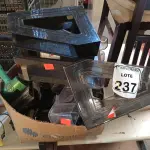 LOTE 237 - 01 LOTE C/GRANDE QUANTIDADE DE MATERIAIS P/ESCRITÓRIO. (NO ESTADO) ATENÇÃO! FAZER A VISITAÇÃO ANTES DE ARREMATAR, NÃO SABEMOS SE FUNCIONA. LEILÃO NÃO TEM GARANTIA E NEM DEVOLUÇÃO, SUJEITO A POSSÍVEIS AVARIAS VISÍVEIS/OCULTAS E/OU AUSÊNCIA DE COMPONENTES.