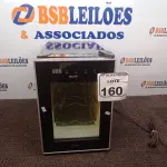 LOTE 160 - 01 ADEGA P/VINHOS 220V MARCA MALLORY. (NO ESTADO) ATENÇÃO! FAZER A VISITAÇÃO ANTES DE ARREMATAR, NÃO SABEMOS SE FUNCIONA. LEILÃO NÃO TEM GARANTIA E NEM DEVOLUÇÃO, SUJEITO A POSSÍVEIS AVARIAS VISÍVEIS/OCULTAS E/OU AUSÊNCIA DE COMPONENTES.