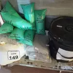 LOTE 149 - 01 MASSA ACRÍLICA DW-1000 PARA TRATAMENTO DE JUNTAS E ACABAMENTOS E MATERIAIS P/CONSTRUÇÃO DIVERSOS. (NO ESTADO) ATENÇÃO! FAZER A VISITAÇÃO ANTES DE ARREMATAR, NÃO SABEMOS SE FUNCIONA. LEILÃO NÃO TEM GARANTIA E NEM DEVOLUÇÃO, SUJEITO A POSSÍVEIS AVARIAS VISÍVEIS/OCULTAS E/OU AUSÊNCIA DE COMPONENTES.