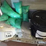 LOTE 149 - 01 MASSA ACRÍLICA DW-1000 PARA TRATAMENTO DE JUNTAS E ACABAMENTOS E MATERIAIS P/CONSTRUÇÃO DIVERSOS. (NO ESTADO) ATENÇÃO! FAZER A VISITAÇÃO ANTES DE ARREMATAR, NÃO SABEMOS SE FUNCIONA. LEILÃO NÃO TEM GARANTIA E NEM DEVOLUÇÃO, SUJEITO A POSSÍVEIS AVARIAS VISÍVEIS/OCULTAS E/OU AUSÊNCIA DE COMPONENTES.
