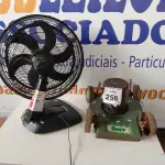 LOTE 256 - 01 SUCATA DE MÁQUINA P/CORTAR GRAMA MARCA TRAPP E 01 VENTILADOR. (NO ESTADO) ATENÇÃO! FAZER A VISITAÇÃO ANTES DE ARREMATAR, NÃO SABEMOS SE FUNCIONA. LEILÃO NÃO TEM GARANTIA E NEM DEVOLUÇÃO, SUJEITO A POSSÍVEIS AVARIAS VISÍVEIS/OCULTAS E/OU AUSÊNCIA DE COMPONENTES.