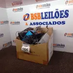 LOTE 164 - 01 LOTE C/VÁRIAS CAIXAS DE SOM P/PC MARCAS E MODELOS DIVERSOS. (NO ESTADO) ATENÇÃO! FAZER A VISITAÇÃO ANTES DE ARREMATAR, NÃO SABEMOS SE FUNCIONA. LEILÃO NÃO TEM GARANTIA E NEM DEVOLUÇÃO, SUJEITO A POSSÍVEIS AVARIAS VISÍVEIS/OCULTAS E/OU AUSÊNCIA DE COMPONENTES.